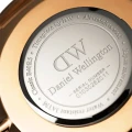 ساعت دنیل ولینگتون مردانه رزگلد بند چرم زرشکی DW-4692-G