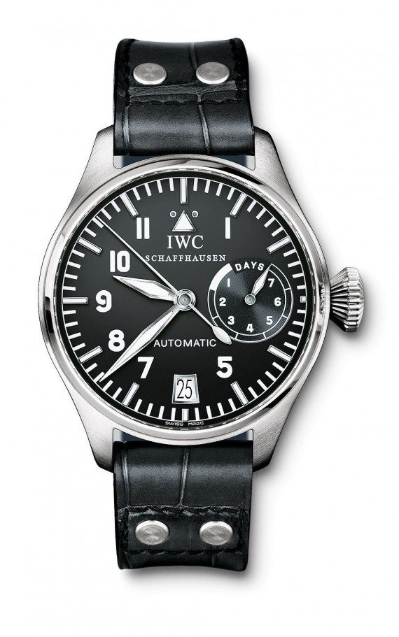 https://www.watchtime.com/featured/time-flies-9-historic-iwc-pilots-watches/  هشت ساعت‌ خلبانی تاریخی IWC  1. اولین ساعت IWC در آسمان (1896) ❤️ این ساعت جیبی، با قاب طلای زرد 14 عیار و حاوی موتور Calibr53 ساخت IWC (بدون شماره مرجع رسمی) توسط IWC در دسامبر 1896 به خرده‌فروش IWC A. Kohler از لایپزیگ، آلمان فروخته شد.  که آلبرت لوتر، این ساعت را در سال 1916 از پدرش به ارث برد.  در سال های بعد ساعت و صاحب آن که در زاکسن و برلین زندگی می کردند، شاهد بسیاری از نقاط عطف تاریخی قرن بیستم بودند.  2. اولین «ساعت ویژه خلبانان» IWC (1936) ❤️ برند IWC در مراحل اولیه تمرکز خود را بر روی تولید ساعت های فنی پیشرفته که به طور خاص برای هوانوردی ساخته شده بودند شروع کرد و به یک پیشگام واقعی در این زمینه تبدیل شد.  پیشرفت در حمل و نقل هوایی و ناوبری نیاز روزافزونی به ساعت ایجاد کرده بود.  ارنست جاکوب هومبرگر (1869–1955)، مدیر عامل IWC در طول دهه 1930، دو پسر داشت که آنقدر به هوانوردی علاقه داشتند که تصمیم گرفتند اولین «ساعت ویژه خلبانان» IWC را در سال 1936 بسازند. این ساعت حاوی Calibr83 بود. که دارای صفحه نشکن، عقربه ها و اعداد با کنتراست بالا و همچنین در برابر نوسانات دما از -40 درجه سانتیگراد تا +40 درجه سانتیگراد بسیار مقاوم و... بود.  3. ساعت خلبانی بزرگ IWC (1940) ❤️ اولین ساعت IWC Big Pilot's Watch (مرجع IW431، با Calibr 52 T.S.C.) در سال 1940 در نسخه 1000 قطعه به Luftwaffe (نیروی هوایی آلمان) عرضه شد.  این ساعت، بزرگترین ساعت مچی ساخته شده توسط IWC است که قطر بدنه آن 55 میلی متر، ارتفاع 16.5 میلی متر و وزن 183 گرم است.  4. ساعت مچی خلبانیIWC Mark 11 با بند ناتو (1948) ❤️ برند IWC در پاسخ به نیاز های دولت بریتانیا، یک ساعت خدماتی برای خلبانان نیروی هوایی سلطنتی (RAF) تولید کرد.  از مشخصات فنی آن می توان به بسیار سفت و سخت بودن و حفاظت از موتور در برابر میدان های مغناطیسی بود.  تولید IWC Mark 11 که اکنون پدیده ای افسانه‌ای در نظر گرفته می شود ، با Calibr 89، در سال 1948 آغاز شد. در نوامبر 1949، این ساعت برای پرسنل هوابرد RAF و سایر کشورهای مشترک المنافع عرضه شد و تولید آن تا سال 1981 نیز ادامه یافت.   5. ساعت مچی خلبانی IWC کرنوگراف سرامیکی (1994) ❤️ چهل و هشت سال پس از راه‌اندازی Mark 11 افسانه‌ای،  در سال 1994، IWC یک ساعت خلبانی کرونوگراف دیگر  (مرجع 3705) را راه‌اندازی کرد که برای هوانوردی مدرن در نظر گرفته شده بود و مجهز به محفظه‌ای ساخته شده از سرامیک اکسید زیرکونیوم با فناوری پیشرفته ( ماده‌ای به سختی یاقوت کبود و عملاً تخریب ناپذیر) بود.  موتور  آن Calibr 7922 است.  6.ساعت خلبانی IWC  Mark XII (1994) ❤️ همچنین در سال 1994، ساعت خلبانی Mark XII (مرجع IW3241) پس از بحث‌های طولانی و فشرده، جایگزین Mark 11 به عنوان نسخه جدید معاصر شد.  این تصمیم به کلکسیونرهایی که دیگر نمی‌توانستند هیچ نسخه اصلی ای را در بازار خریداری کنند، فرصتی برای داشتن نسخه مدرن از ساعت نمادین داد.  در حالی که طراحی ساعت به شدت از مدل قبلی خود الهام گرفته شده بود، تجهیزات آن - از جمله موتور اتومات (Calibr A8842)، دسته پیچ پیچی، نمایشگر تاریخ و یک شیشه یاقوت کبود محدب - بسیار مدرن بود.  7. ساعت خلبانیIWC UTC (1998) ❤️ در سال 1998،  ساعت خلبانی IWC , UTC (مرجع IW3251) را به عنوان ابزاری مفید برای مسافران جهانی معرفی کرد.  این ساعت، مجهز به Caliber A30710 است که با ساعت جهانی هماهنگ شده است.  کاربر می تواند زمان ها و تاریخ های مختلف را در سراسر جهان بخواند.  8. ساعت خلبانی بزرگ IWC (2002) ❤️ برند IWC خانواده 5000 Calibr خود را در سال 2001 معرفی کرد که در اصل برای استفاده در سری محدود ساعت های IWC Portugieser بود.  این نسخه جدید ساعت کلاسیک Big Pilot's Watch اولین نمونه از خانواده بود که شامل موتور Calibr 5011 ساخت IWC با کارایی بالا بود.  این ساعت با قطر 46.2 میلی متر و ارتفاع 15.8 میلی متر، یکی از بزرگترین ساعت های مچی IWC است که تا به حال ساخته شده است.  ساعت بزرگ خلبان (مرجع 5002) دارای ذخیره انرژی هفت روزه، نمایشگر تاریخ جدید در ساعت 6 و نمایشگر مرکزی ثانیه است.
